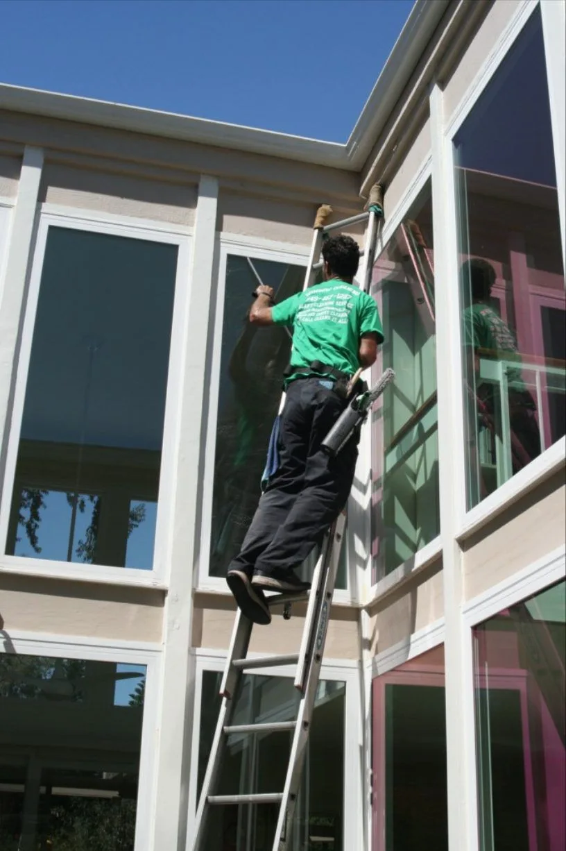 Professional Window Cleaning in Laguna Hills, Pink Accent